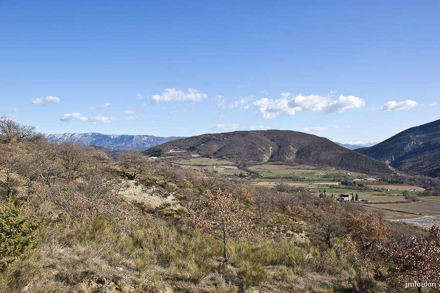 marnes-houlettes -016.jpg - Mongervis et Paresous, entrée de la vallée du Jabron depuis Sisteron par le plateau du Thor. Nous allons maintenant nous diriger plein Ouest